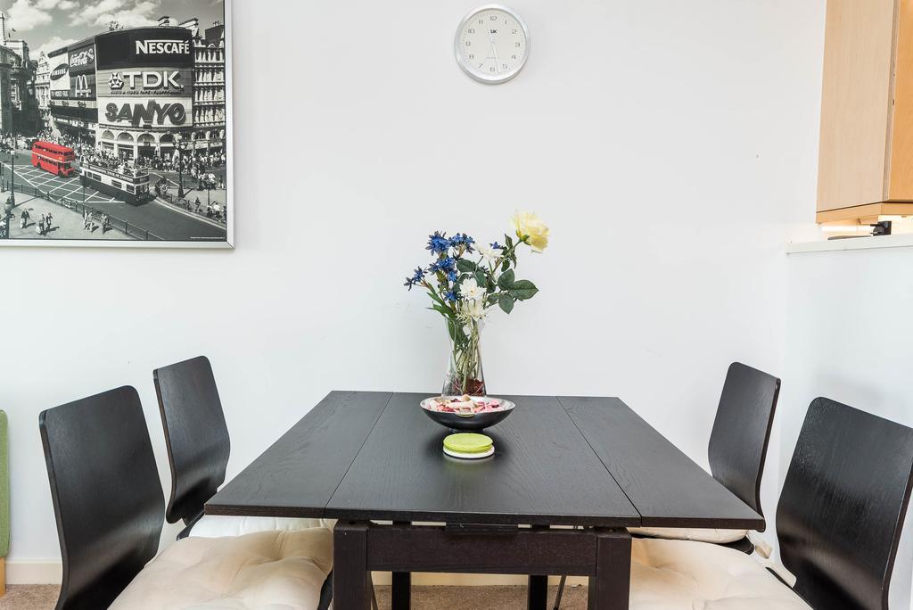 Fantastic 1 Bed Flat Stratford Appartamento Londra Esterno foto